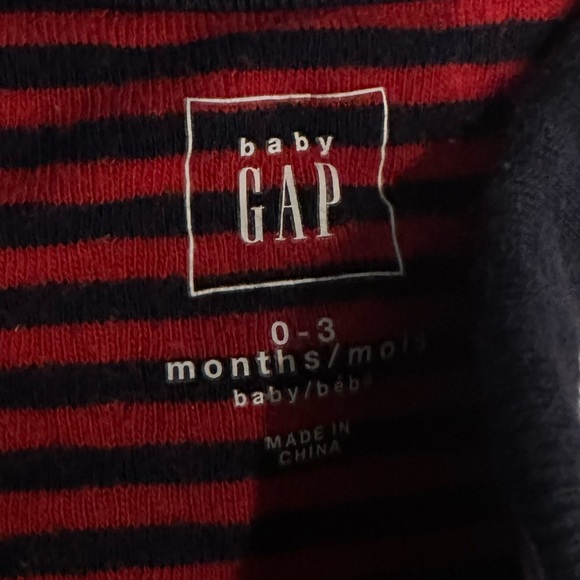 Newborn to 3 month baby boy outfits and onesies - Picture 7 of 14